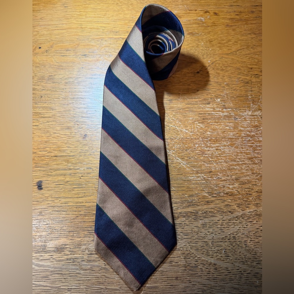 Brooks Brothers Gold Navy Red Green Diagonal Stripe All Silk Neck‎ Tie